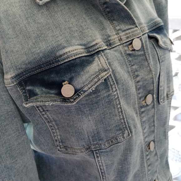 maurices XL Light Sandblast Denim Jacket - Picture 16 of 17